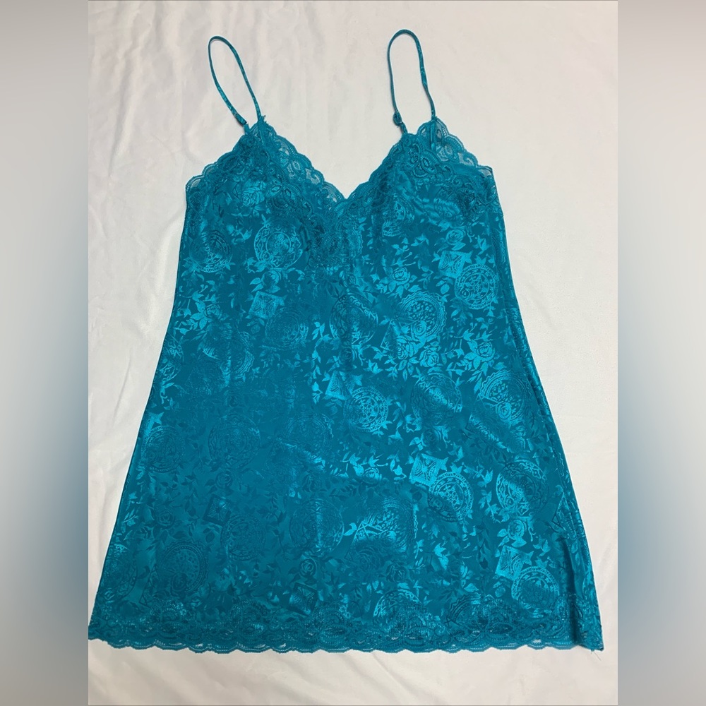 Women’s Vintage Gold Label Victoria’s Secret nightgown Small